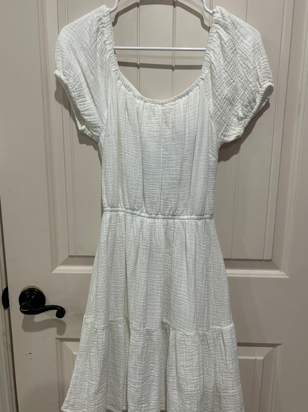 Women’s White Short-Sleeve Tiered Midi Dress